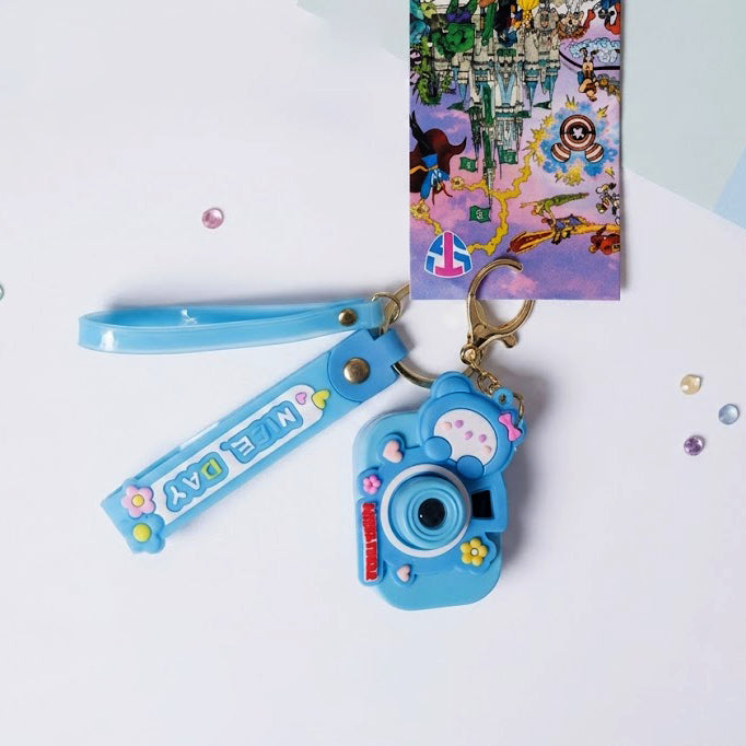 ADORABLE PROJECTOR CAMERA KEYCHAIN